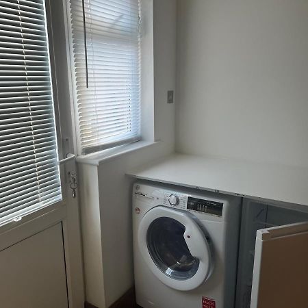 Tj Homes - Luxury Studio Suite With Garden View - Next To Tube Station London Ruislip Exterior foto